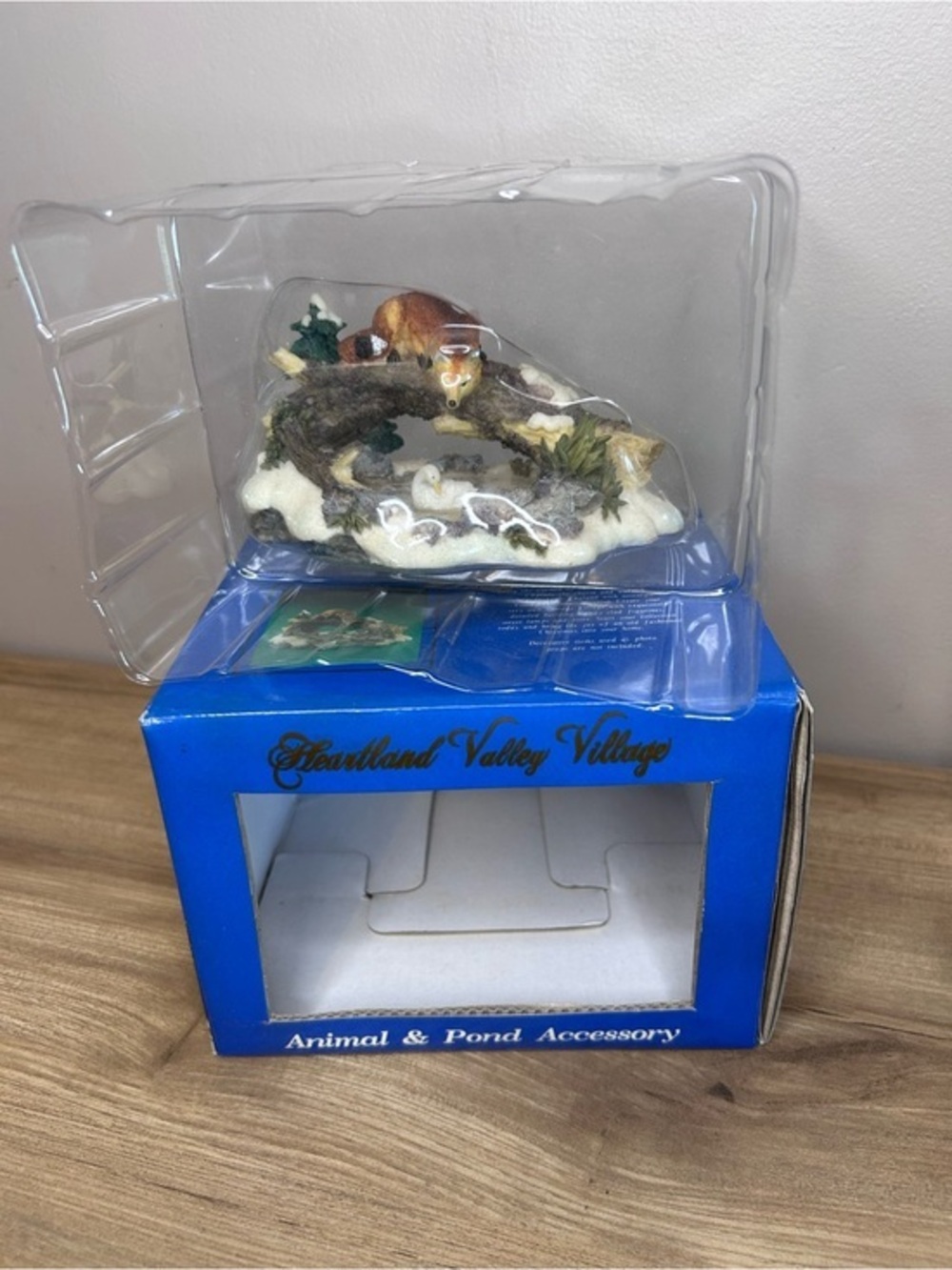 Vintage Blue and White Heartland Valley Village Animal & Pond Accessory